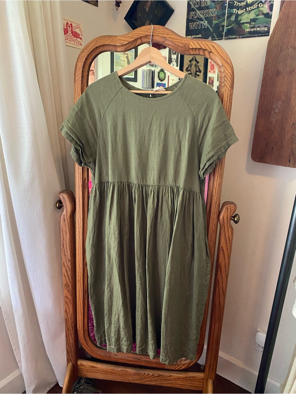 Beaton Linen ‘River’ Dress in Basil Sz M - Picture 4 of 5